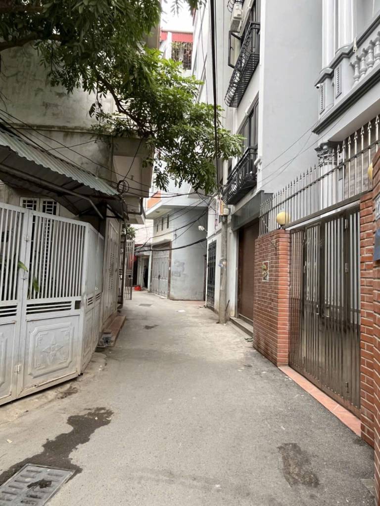 Bán nhà Phùng Hưng, Hà Đông, diện tích siêu lớn 240m, 4 tầng, mặt tiền 6,1m., 6 phòng đang cho thuê